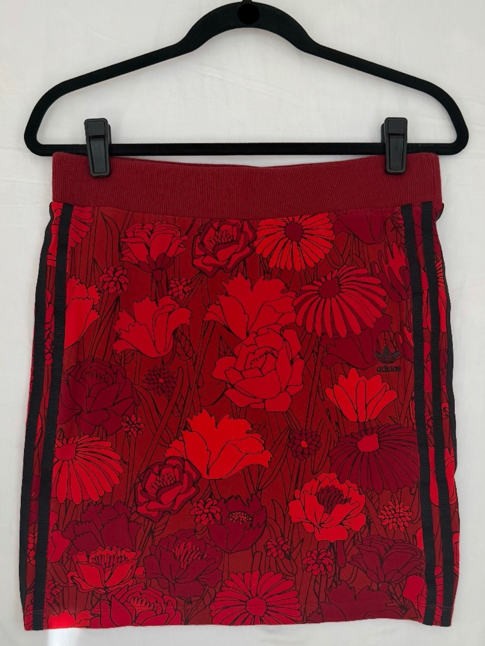 Adidas Original Sz MD Red Floral Three Stripe Pencil Track Skirt